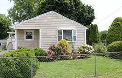 28 State St, Chicopee, MA 01013