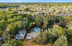 75 Chestnut Avenue, Brick, NJ 08724