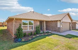 1804 Pin Cherry Lane, Moore, OK 73160