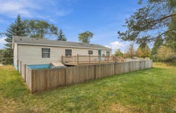 1011 S 30th Street, Escanaba, MI 49829