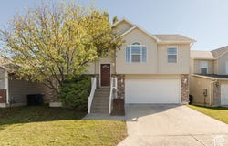 226 S ROSEWOOD Cir W, Logan, UT 84321