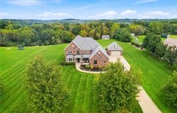 107 Hibernia Dr, Lancaster Twp, PA 16037