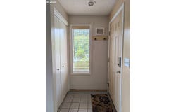 1070 BAY St, Florence, OR 97439