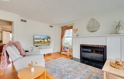 813 N 16TH Ave, Kelso, WA 98626