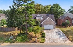 44 W Point, Maumelle, AR 72113