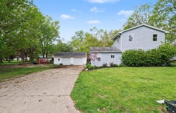 243 E Catherine Street, Bellevue, MI 49021