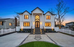 15 Forest Road, Valley Stream, NY 11581