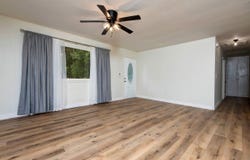 1520 S Carnation Drive, Aurora, MO 65605