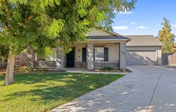 1404 Bradley Court, Exeter, CA 93221