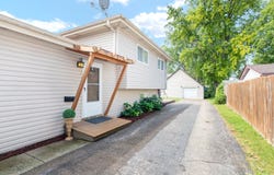 136 N MAY Street, Addison, IL 60101