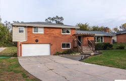 8601 S 42 Street, Omaha, NE 68147