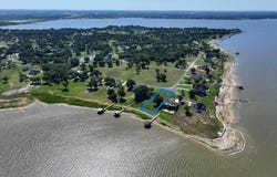 1540 Shoreline Dr, Kemp, TX 75143
