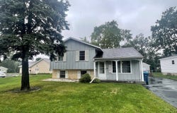 1578 Charles Drive, Glendale Heights, IL 60139