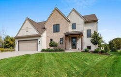 401 JERELYN Court, COMBINED LOCKS, WI 54113