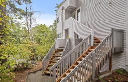 48 EAGLE CREST Dr, LakeOswego, OR 97035