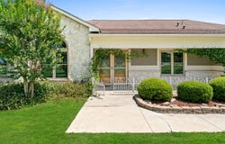 1143 CODY LN, Marion, TX 78124
