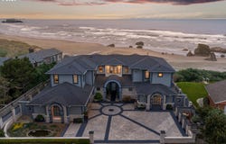 2488 BEACH LOOP Dr, Bandon, OR 97411