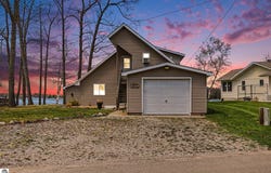 8006 Lakeside Boulevard, Hale, MI 48739