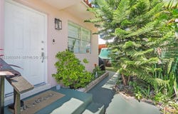 3675 NW 5th St, Miami, FL 33125