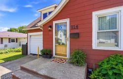 914 S 2nd Ave, Washington, IA 52353