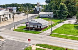 198 E Main Street, Andover, OH 44003