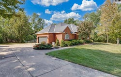 3905 Meadow Ridge Ln, Hutchinson, KS 67502