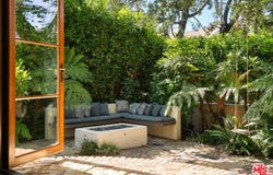 1623 Crescent Pl, Venice, CA 90291