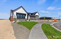 7623 W Flathead Lake Dr, Eagle, ID 83616
