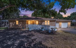 896 Randy Drive, Woodway, TX 76712