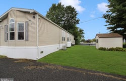 15 WOODLAND Lane, MERTZTOWN, PA 19539