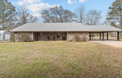 401 South St., Douglassville, TX 75560