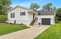 805 N Walnut Street, Greenville, MI 48838