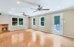 34 Oakland Street, KILMARNOCK, VA 22482