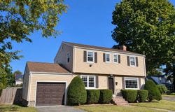 15 Puritan Rd, Beverly, MA 01915