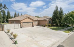 3240 W Lark Avenue, Visalia, CA 93291