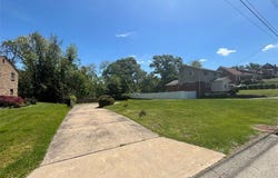 3301 Valewood Dr, Munhall, PA 15120