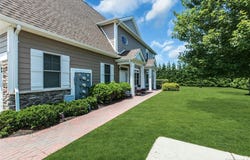 45104 Silver Birch Lane, Plainview, NY 11803