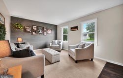 113 LAURIE Lane, LITITZ, PA 17543