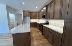 120 South Road, Londonderry, NH 03053