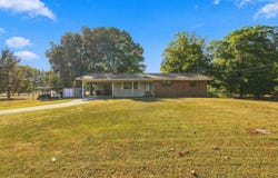 1015 Smokey Rd, Cherokee, AL 35616