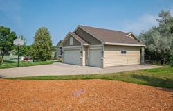 16185 Inglewood Drive, Lakeville, MN 55044