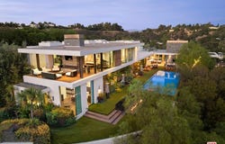 3000 Benedict Canyon Dr, Beverly Hills, CA 90210