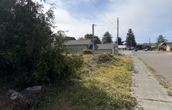 312 S WALL St, CoosBay, OR 97420