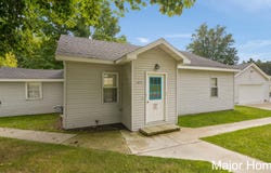 417 W Main Street, Stanton, MI 48888