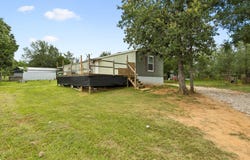 253 N County Line Rd, Elgin, TX 78621