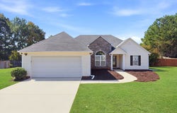 713 Manor Ridge Drive, Loganville, GA 30052