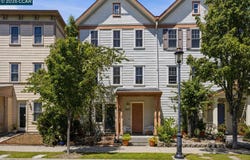 2147 Tsushima St, Hercules, CA 94547