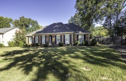 8578 SANDPOINT Dr, Germantown, TN 38139