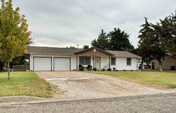 618 Western Ave, Beloit, KS 67420