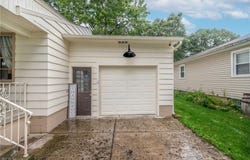1966 Cranbrook Drive, Youngstown, OH 44511